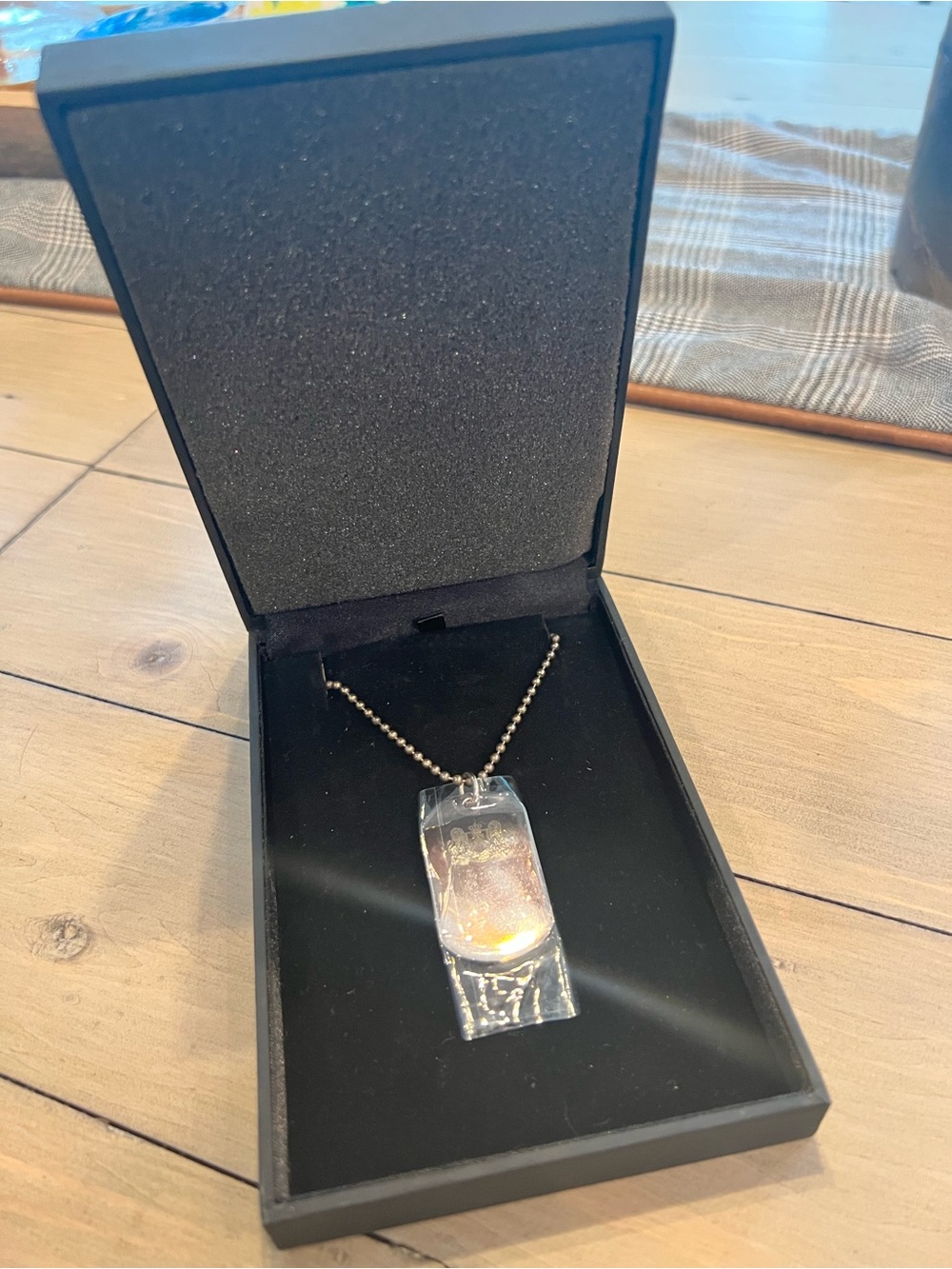 1990s RARE Juicy Couture Dog Tag Necklace New in Box - Picture 4 of 6